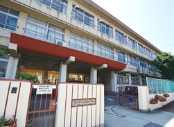 光陽中学校